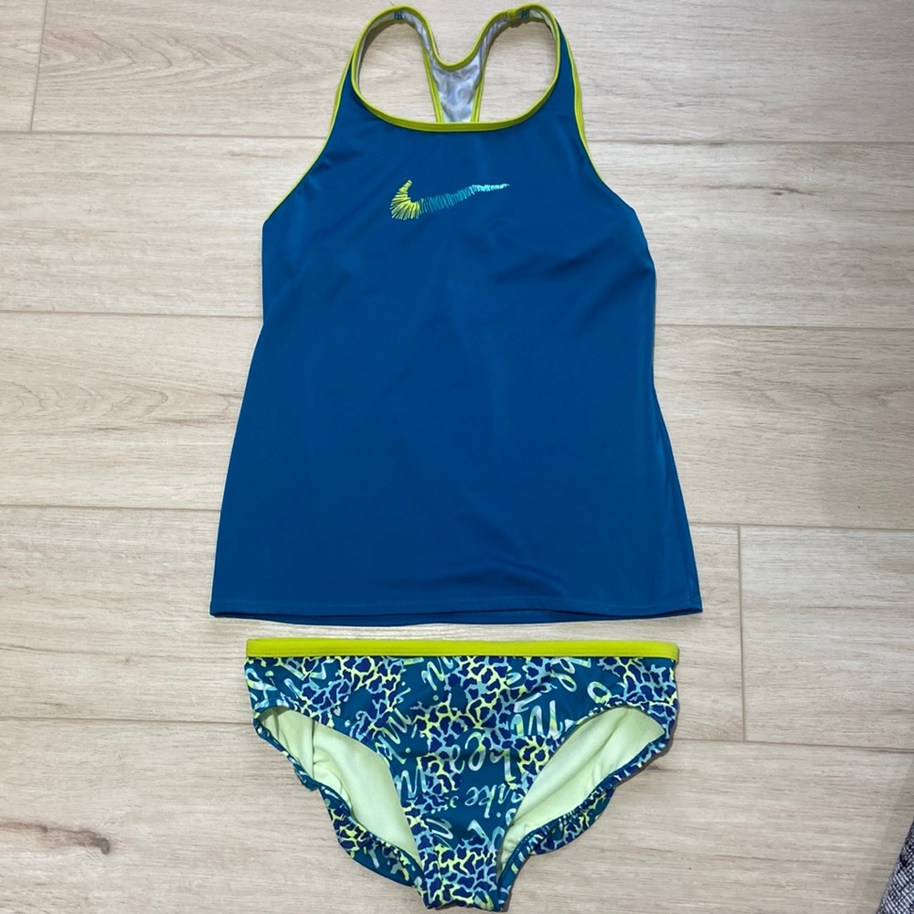 Nike youth size tankini in excellent condition.